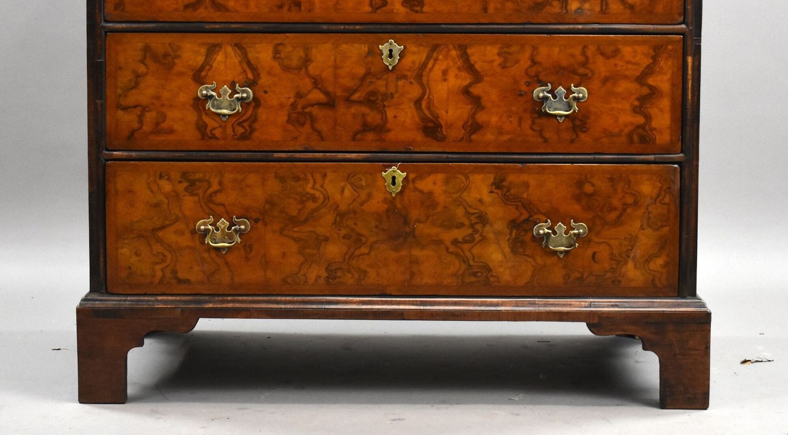 George III Burr Walnut Chest Of Drawers photo buy