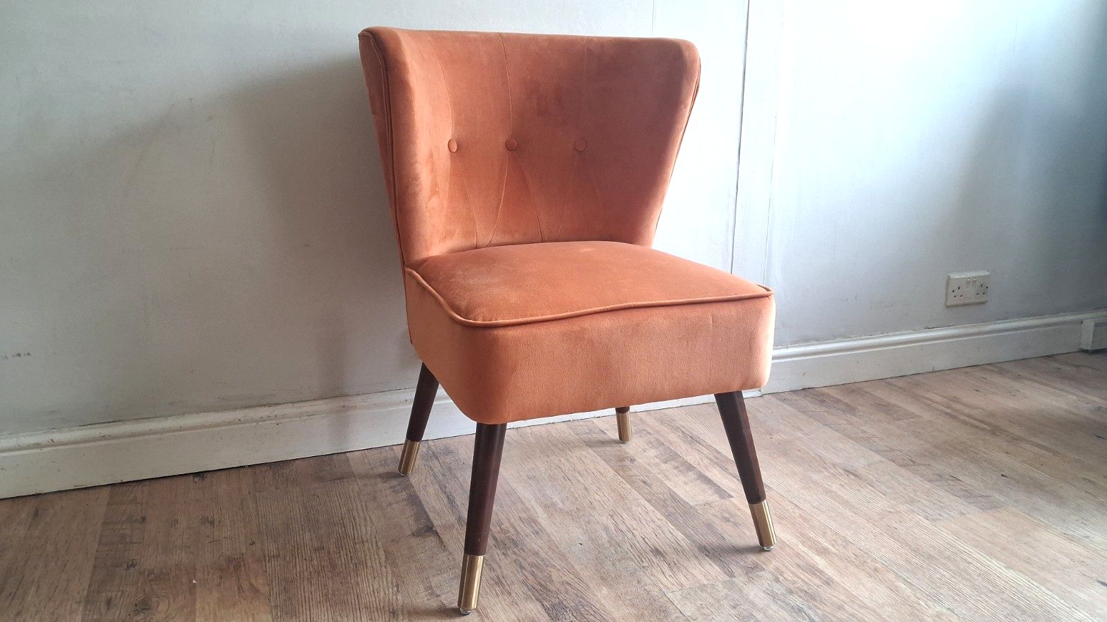 Delightful  Upholstered Velvet Cocktail/Accent /Bedroom /Hall/Lounge Chair Vgc photo vinterior