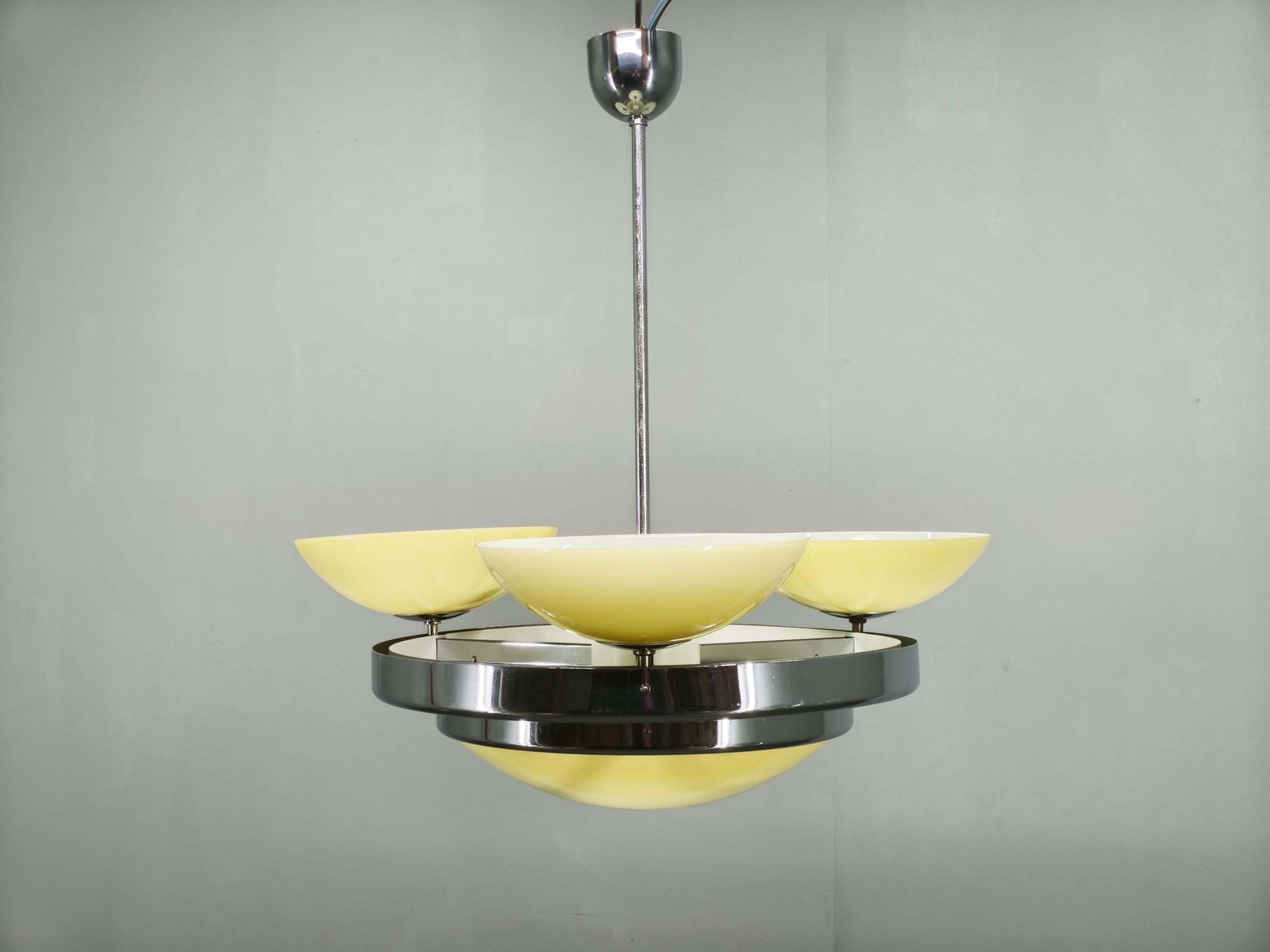 photo vintage Czech Art Deco Opaline Glass Chandelier, 1940s