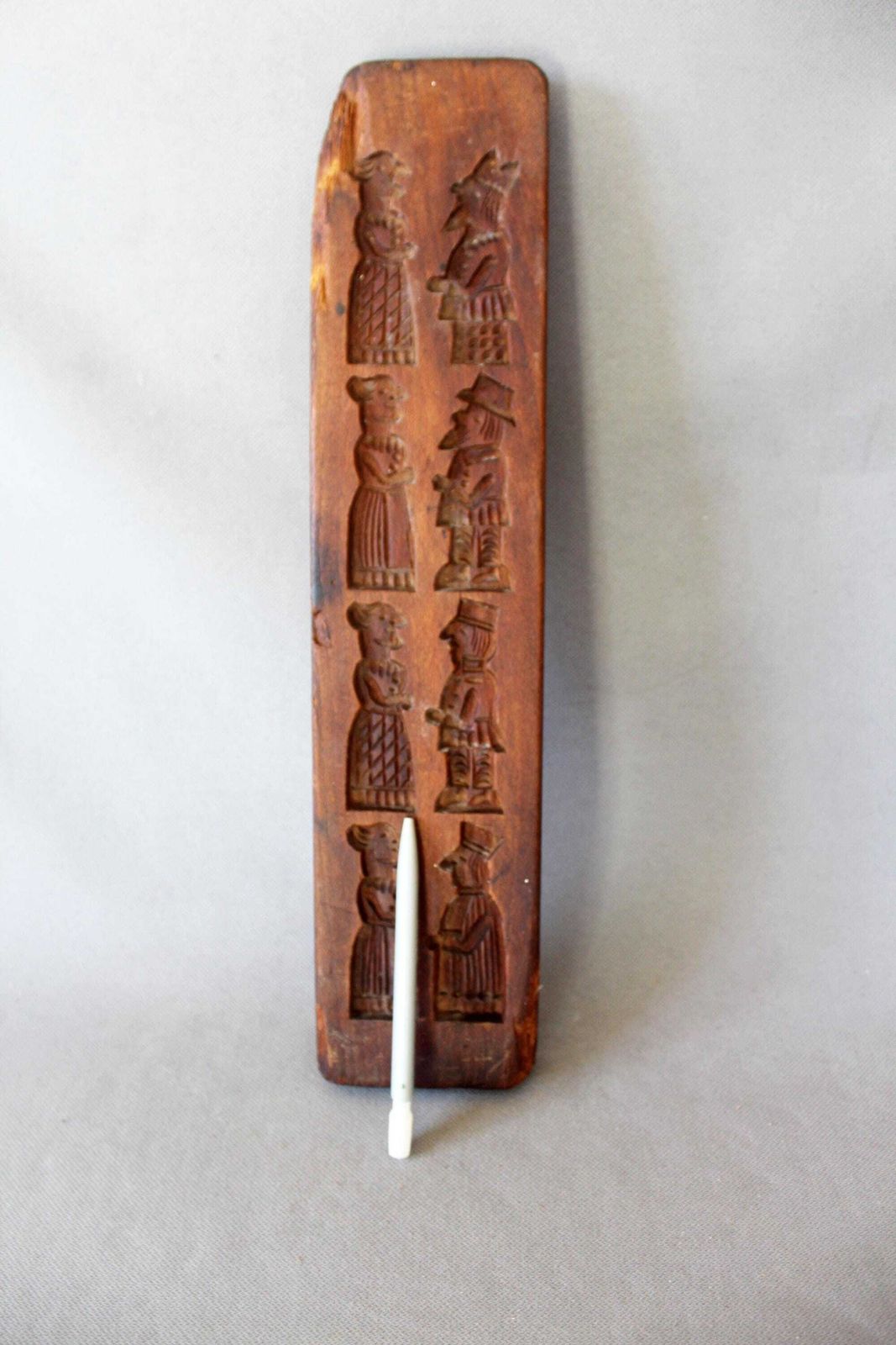 photo furniture Tall Antique Hand Carved Gingerbread Springerle Mold, Speculoos Cookie Mold, Couple, Man And Lady, Traditional Clothing, Kitchenalia 45 Cm