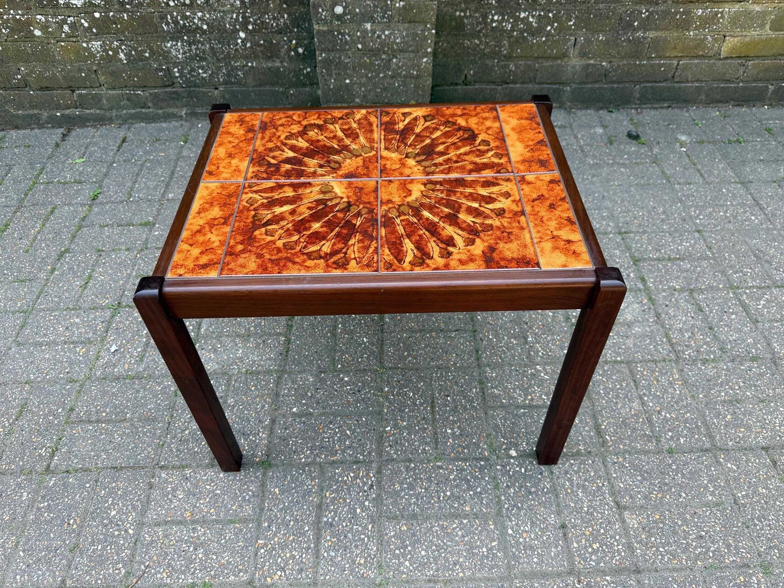 photo vinterior Vintage 1980s Tile Top Coffee Table Mid Century Style Ceramic (Stamped 1981) L