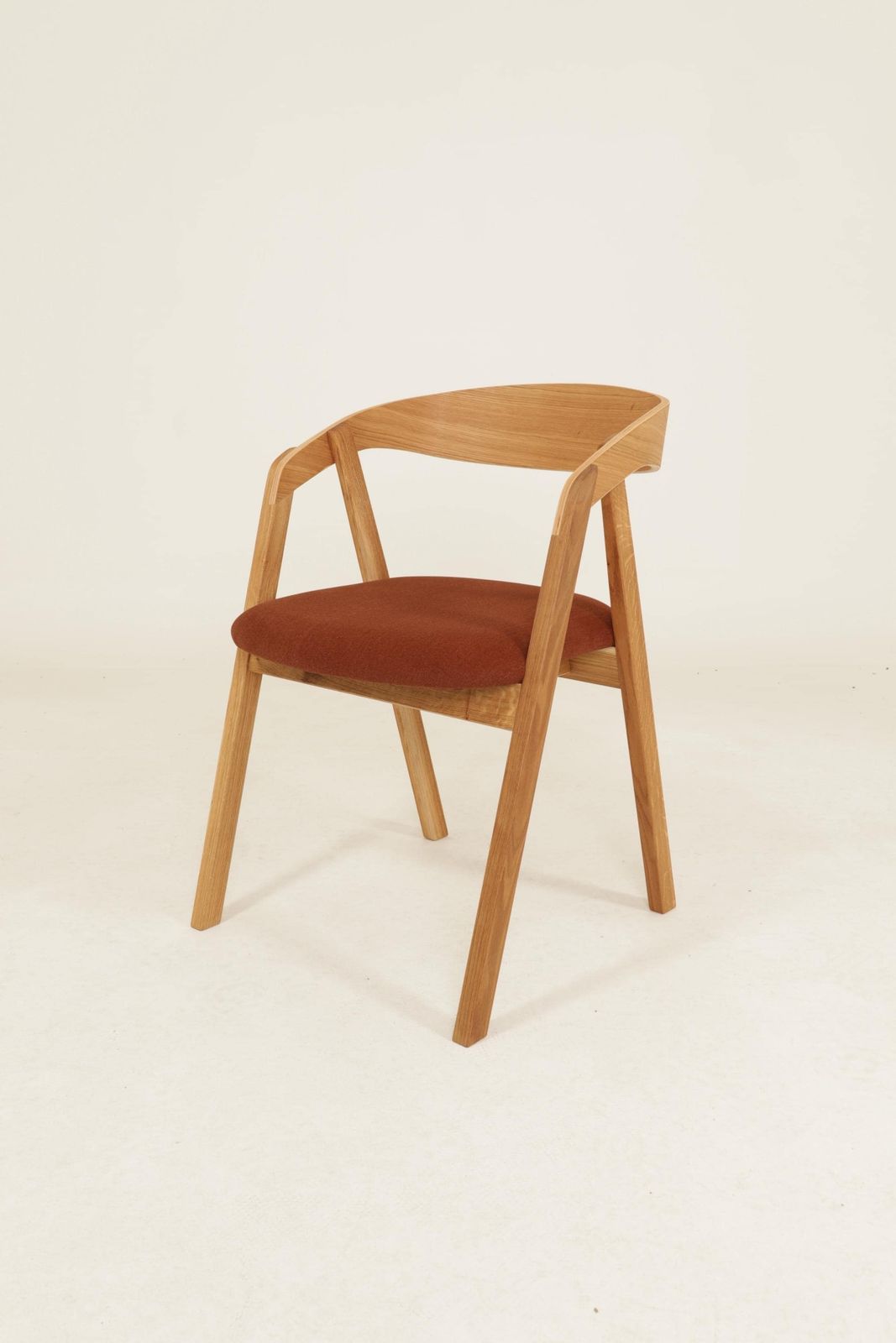 Set Of 6 Oak Chair – Natural Oak & Terracota Upholstery Mid Century Design photo for sale