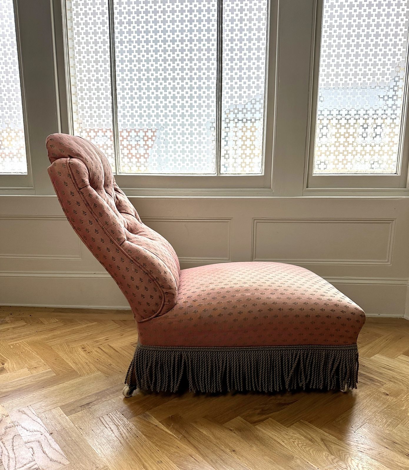 Antique Slipper Chair With Fringe photo 550.0