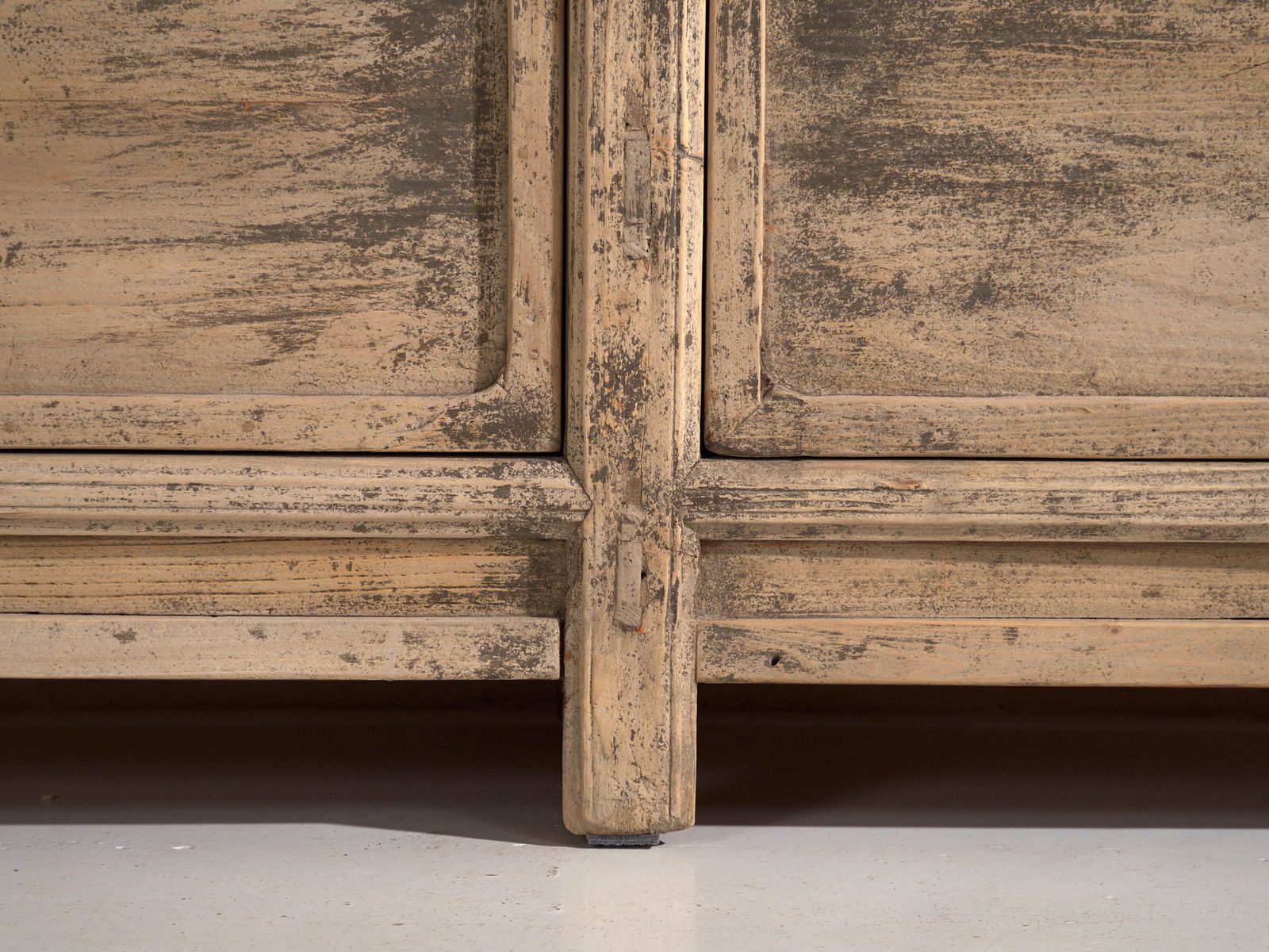 Antique Sideboard In Pine Wood – China, Circa 1950 photo vinterior