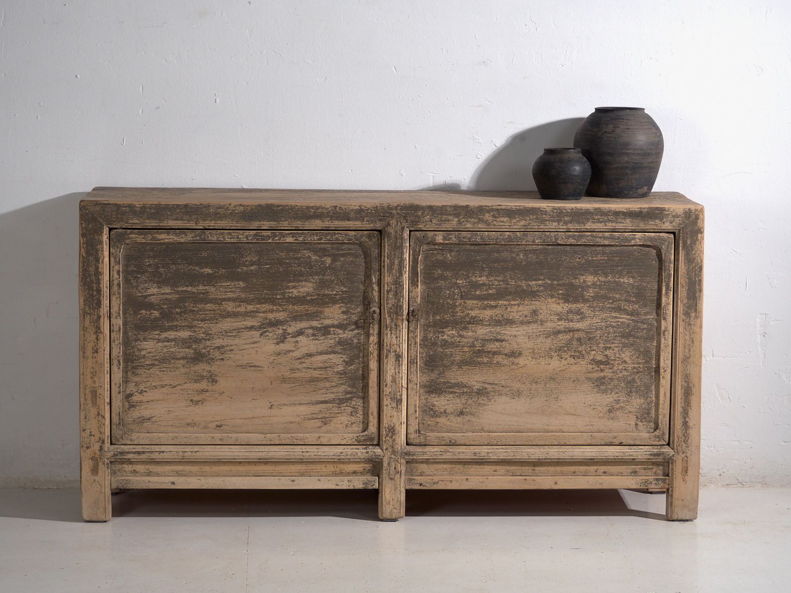photo furniture Antique Sideboard In Pine Wood – China, Circa 1950