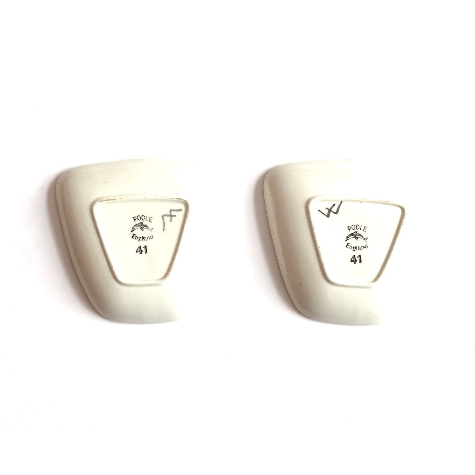 Pair Of Poole Pottery Delphis Pin Dishes, Shape 41 By Loretta Leigh, 1970 English Ceramics photo furniture