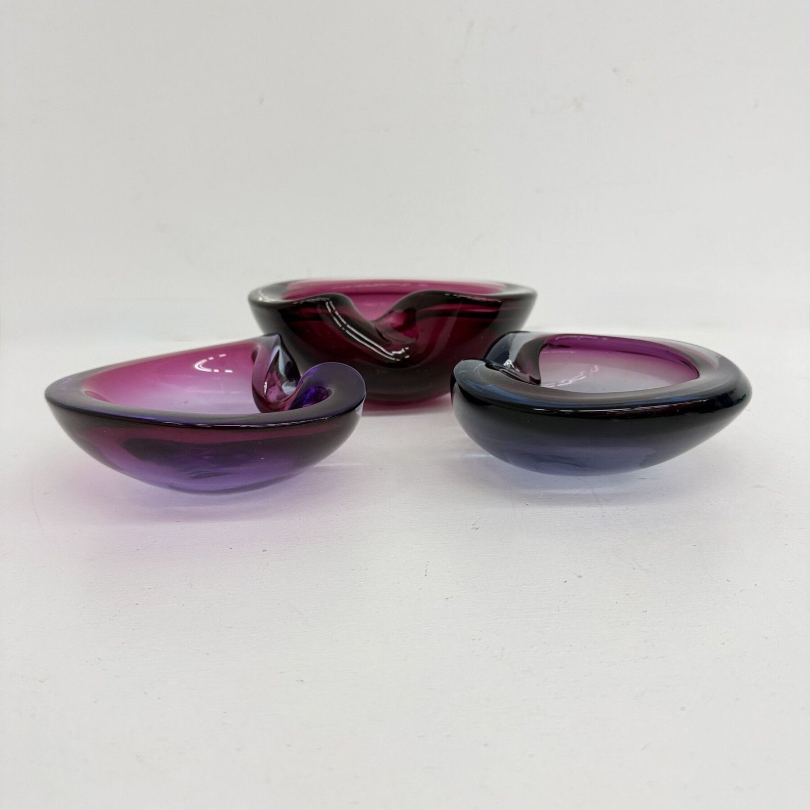 Set van 3 Murano sommerso roze glazen schalen, jaren 1970 photo Woonaccessoires
