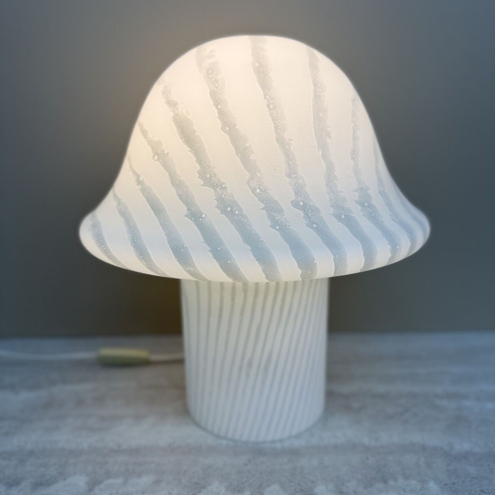 912.0 Peil & Putzler Mushroom Zebra Tafellamp, jaren 1970 photo