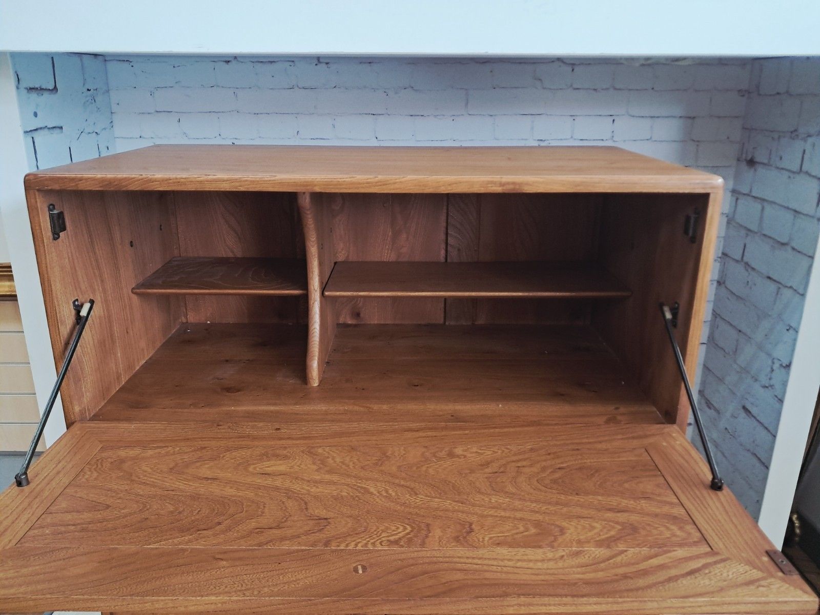 725.0 Mid Century Ercol Drinks Cabinet Writing Bureau Laptop Desk Workstation Elm photo