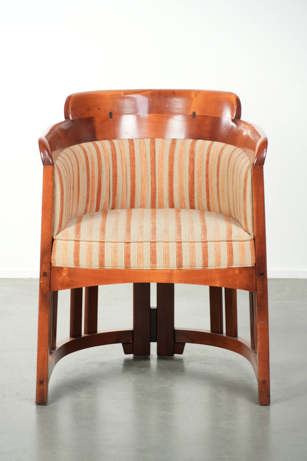 Schuitema Design eet-/occasionalstoel uit de Shaker-serie, met luxe gele bekleding photo furniture