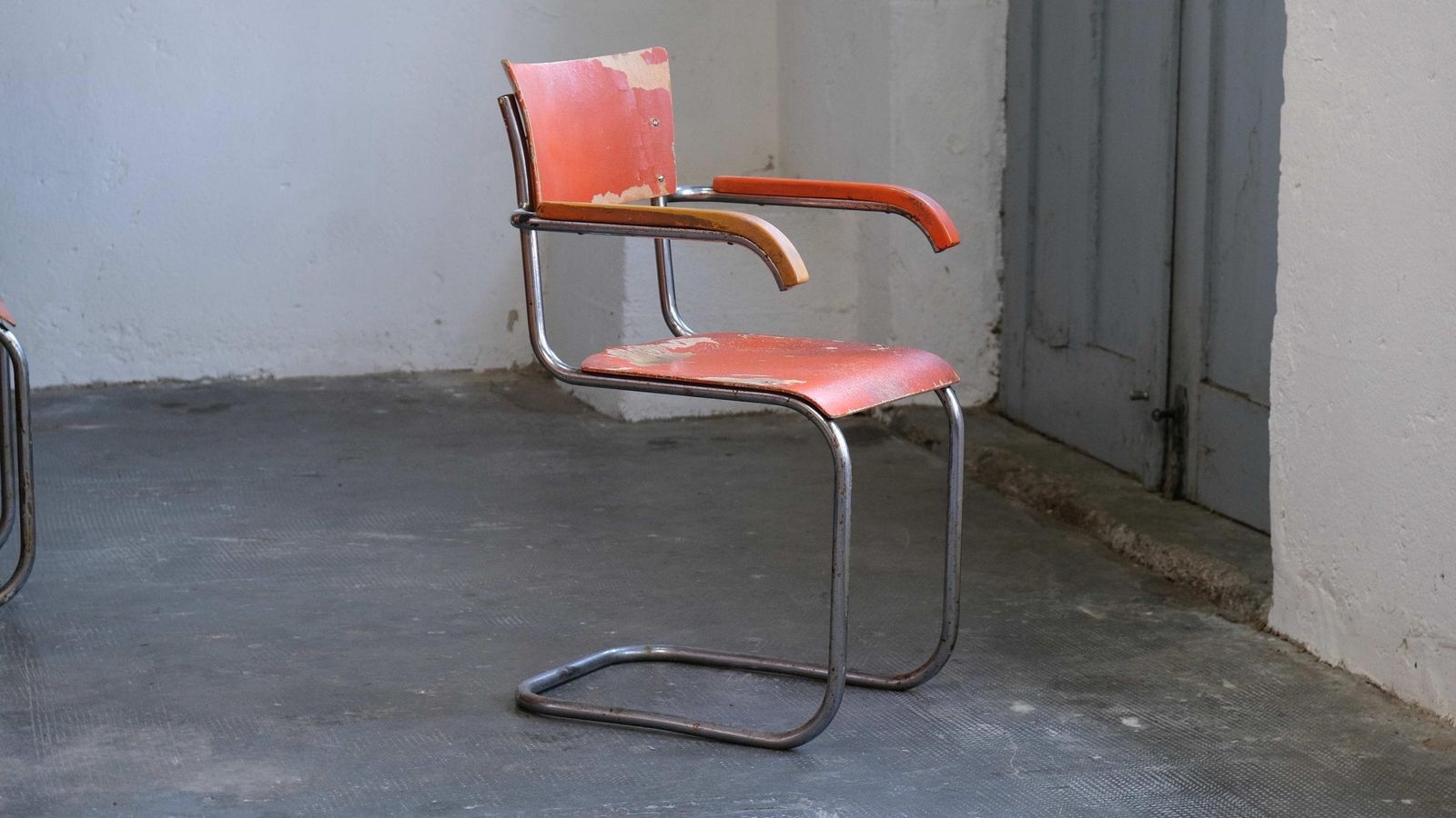 Bauhaus Cantilever Chair With Armrests In Orange From The 1930s #2 photo for sale