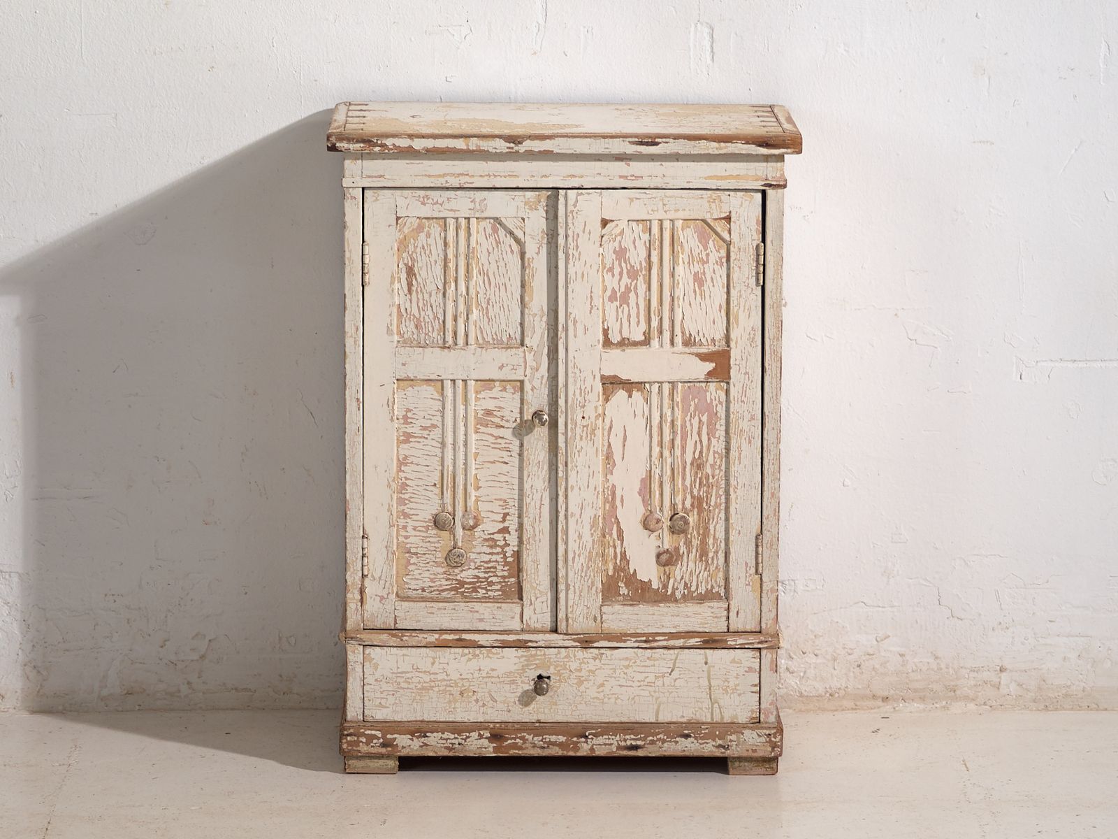 Antique Distressed Cabinet In Pine Wood – Central Europe, Circa 1900 photo 460.0