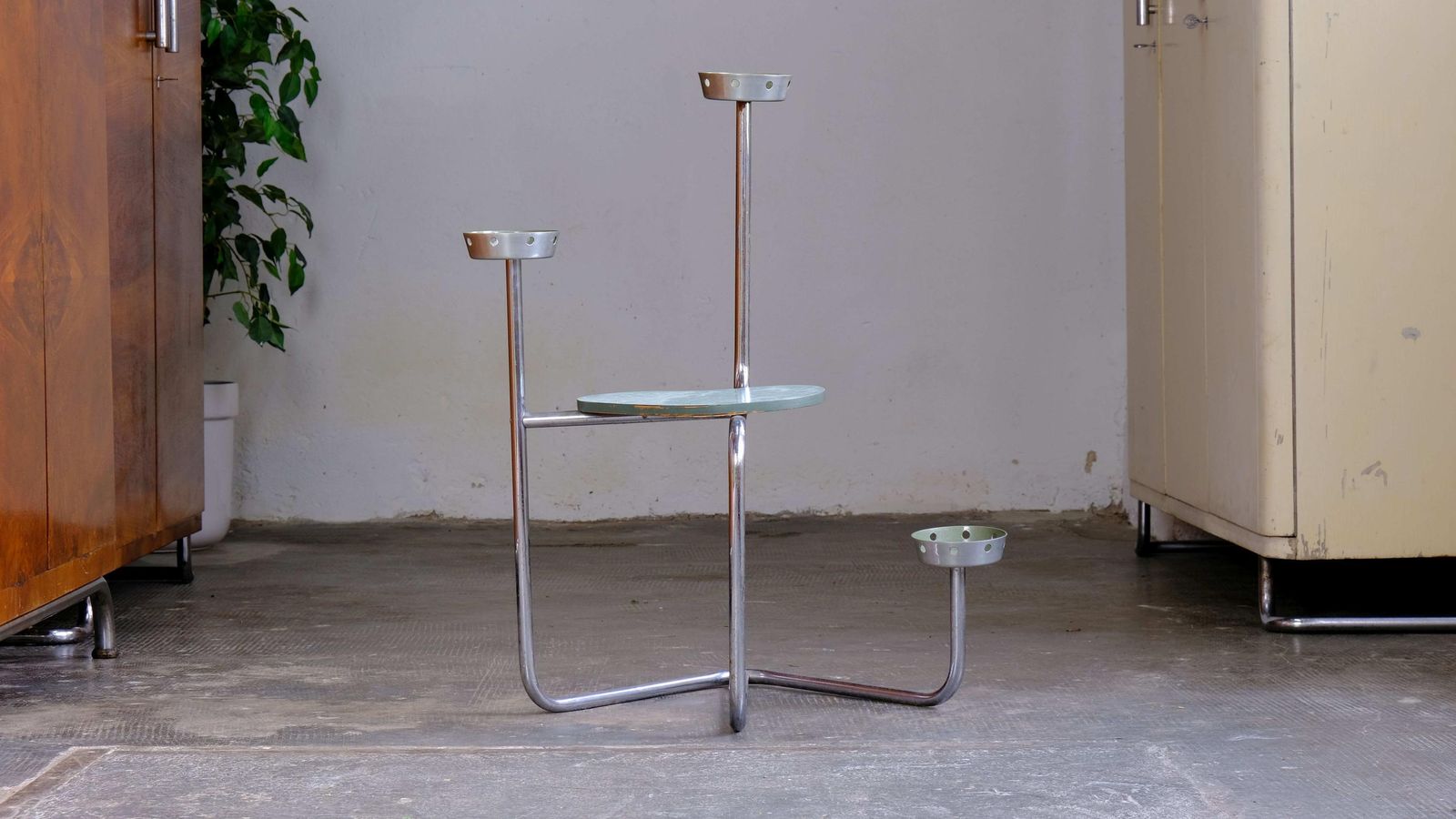 Bauhaus Flower Rack Made Of Chrome Plated Steel Tubes photo for sale