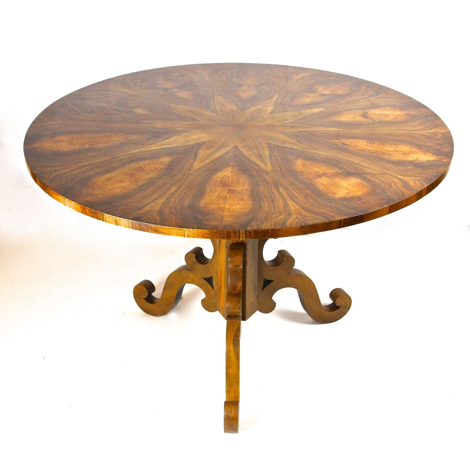 19th Century Round Biedermeier Dining  / Center Table, Nutwood, At Ca 1835 photo vintage
