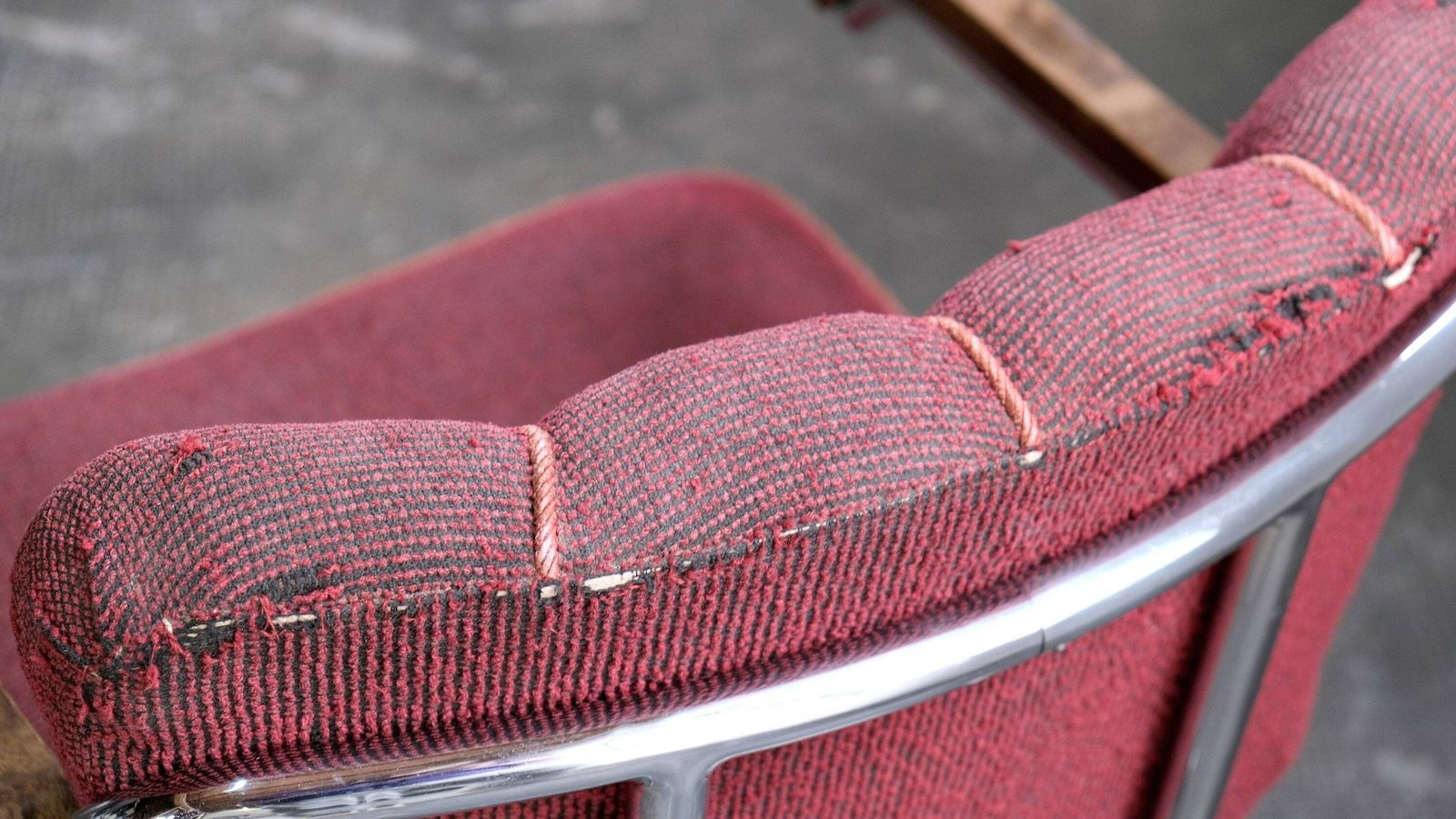 Two Bauhaus Armchairs By Mücke Melder In Dark Red photo buy