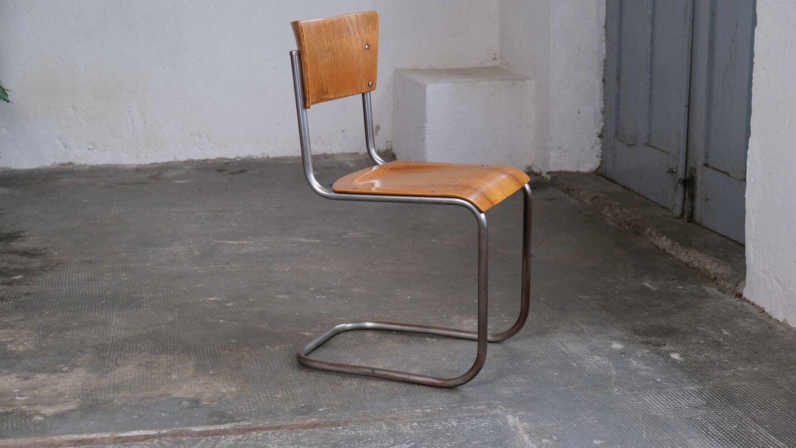 Bauhaus Cantilever Chair S 43 By Mart Stam In Light Brown, #52 photo for sale