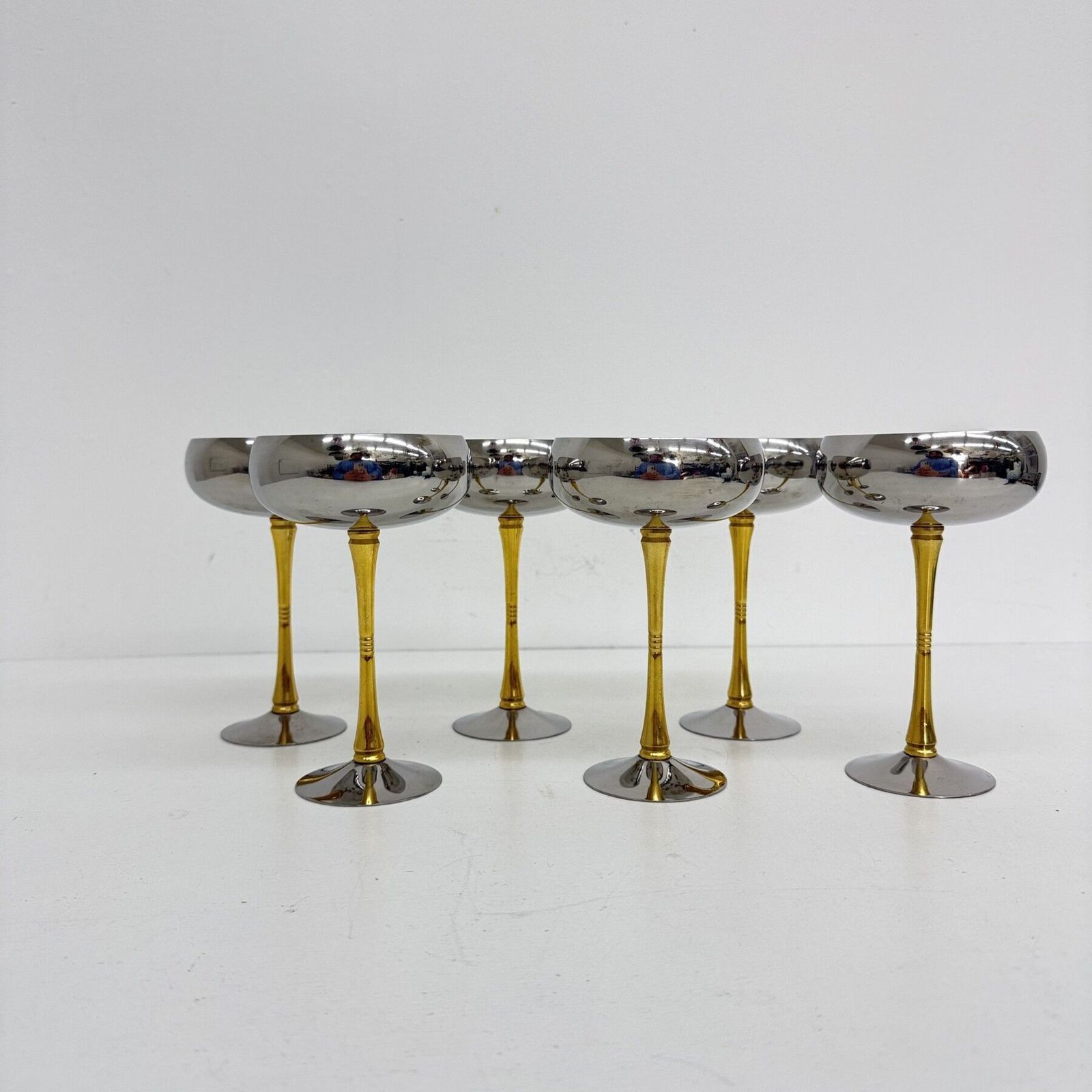 Mid-Century set van 6 Italiaanse champagnecoupes van roestvrij staal en messing, jaren 1970 photo furniture