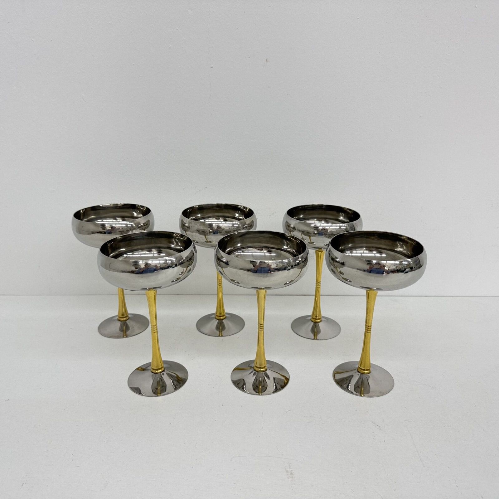 Mid-Century set van 6 Italiaanse champagnecoupes van roestvrij staal en messing, jaren 1970 photo vintage