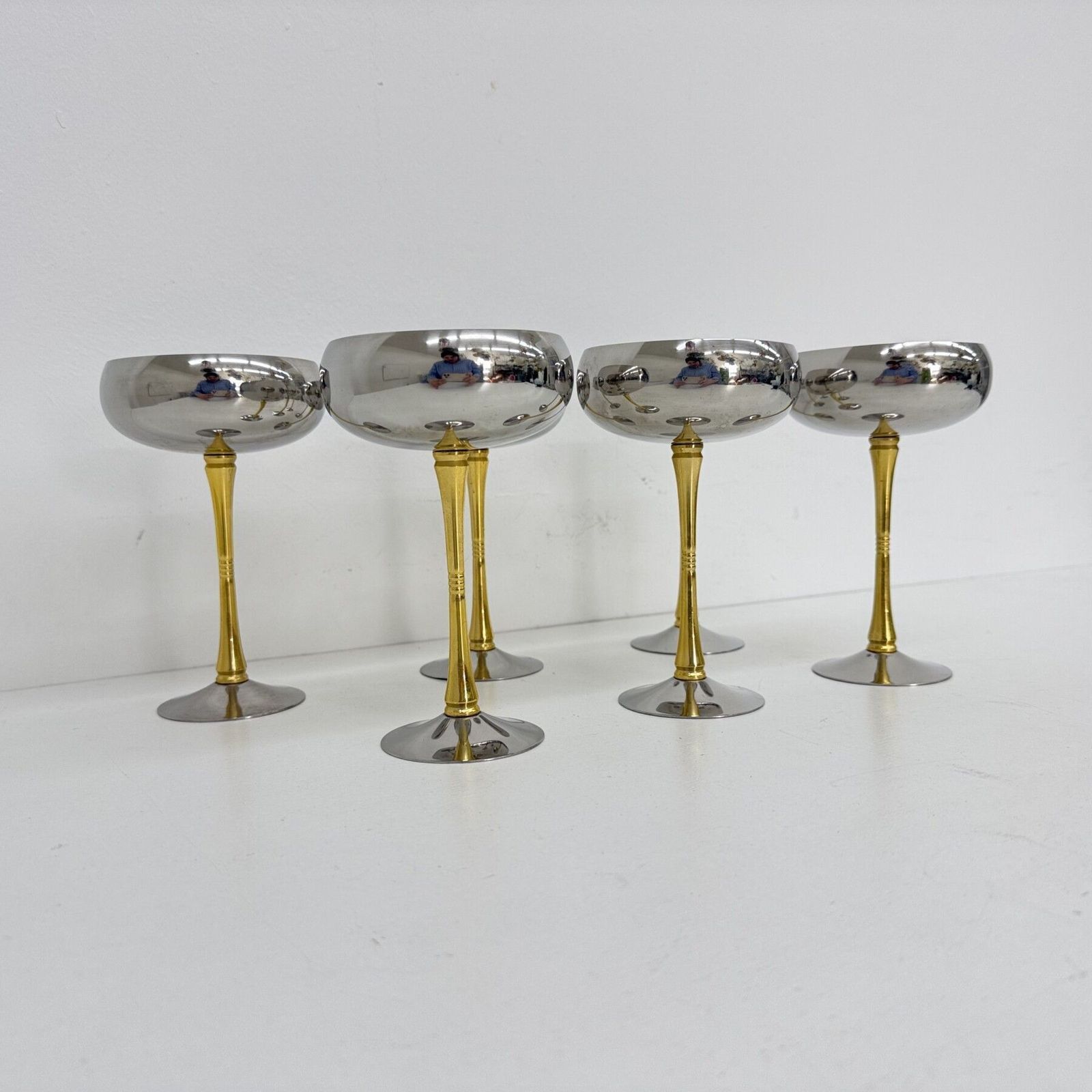 photo for sale Mid-Century set van 6 Italiaanse champagnecoupes van roestvrij staal en messing, jaren 1970