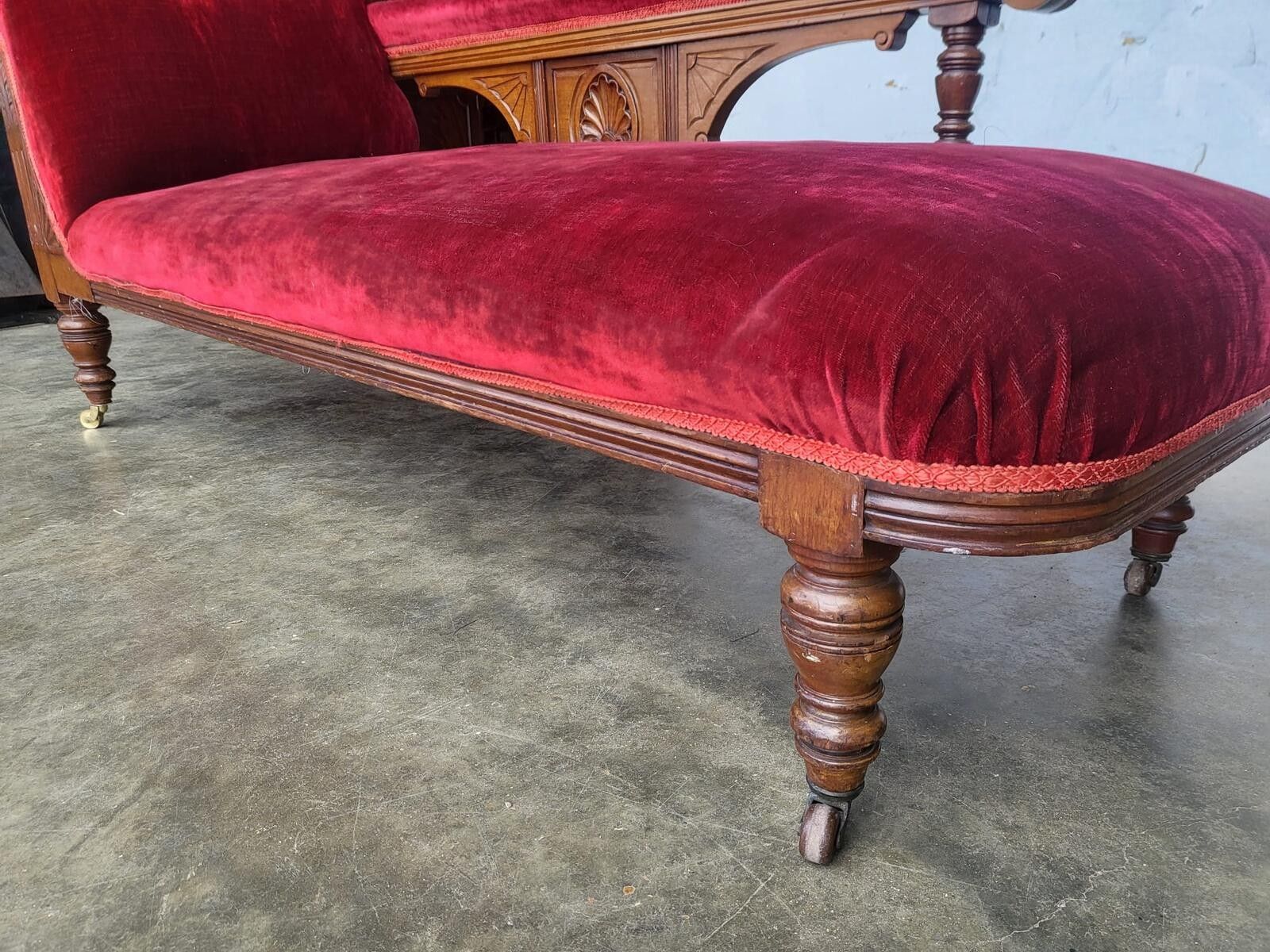Antique Victorian Red Chaise Longue Sofa Turned Legs Castors photo for sale