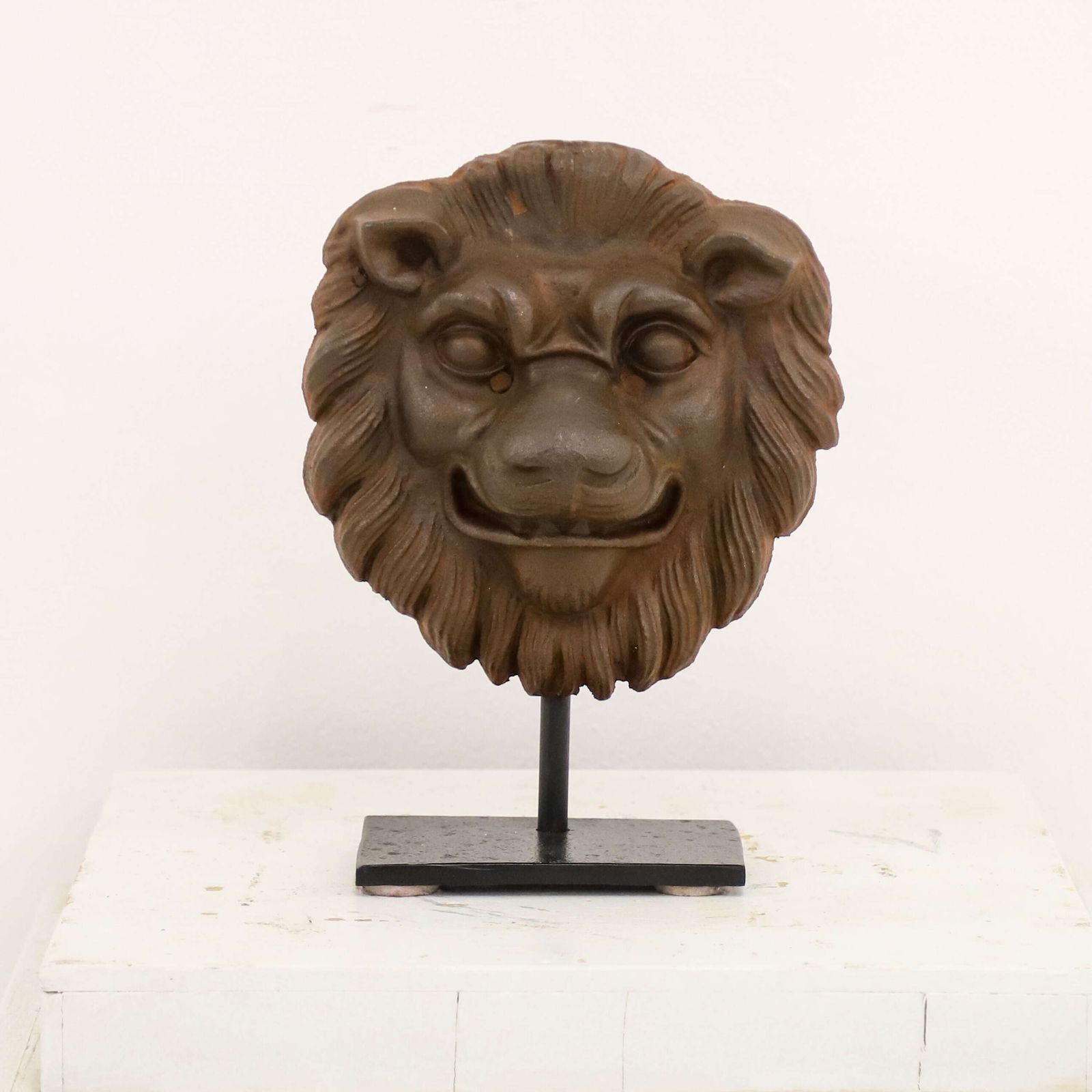 Early 20th Century Italian Cast Iron Lion Wall Mask On Later Stand   Decorative Sculpture photo furniture