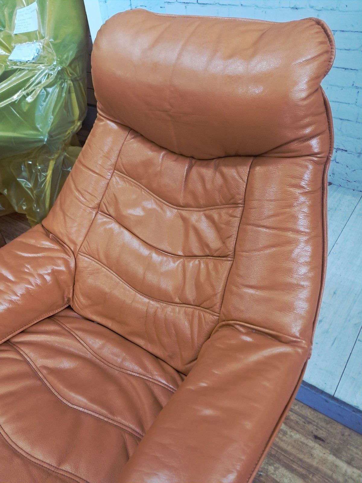 775.0 Mid Century Leather Lounge Chair Swivel & Footstool By Skoghaug Industri 1980 photo