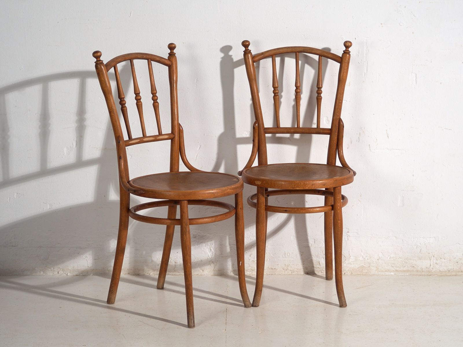 Antique Set Of 4 Bentwood Chairs In Curved Wood – Central Europe, Circa 1900 photo for sale
