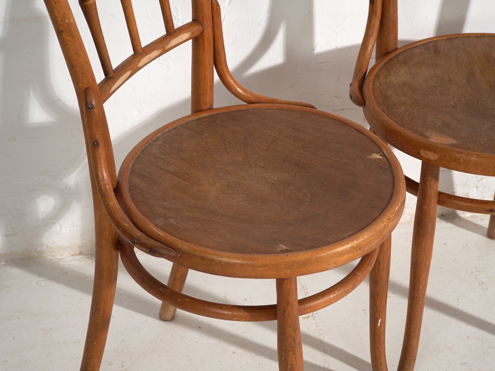 Antique Set Of 4 Bentwood Chairs In Curved Wood – Central Europe, Circa 1900 photo 970.0