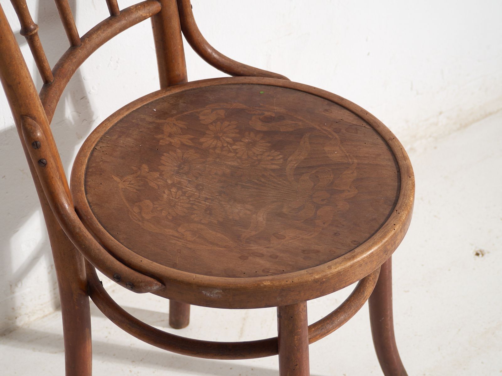 970.0 Antique Set Of 4 Bentwood Chairs In Curved Wood – Central Europe, Circa 1900 photo