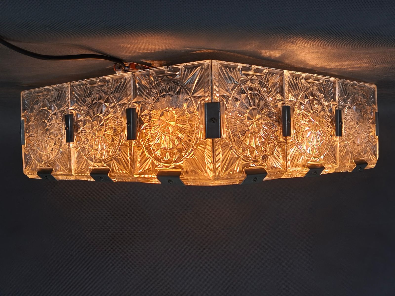 Plafonnier en verre taillé tchèque, Kamenický Šenov, années 1970 photo Luminaires