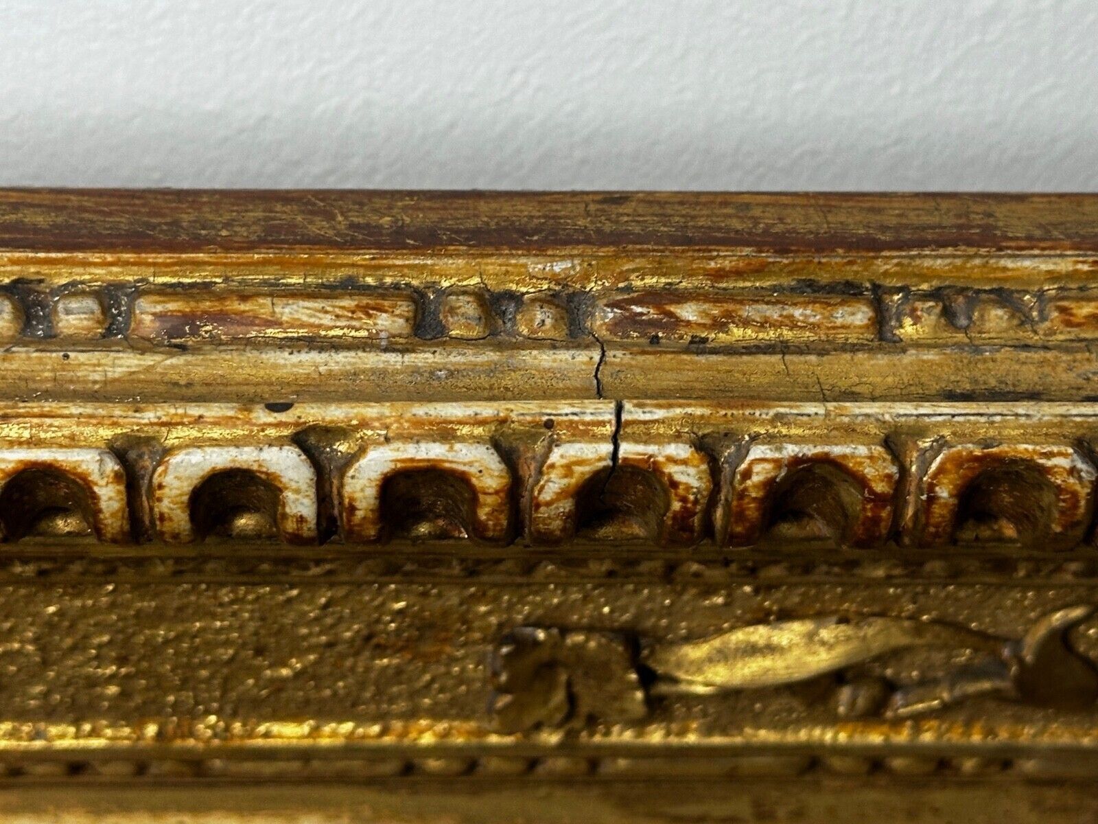 photo furniture Victoriaans 19e-eeuws olieverfportret van een jonge Haagse dame van adel