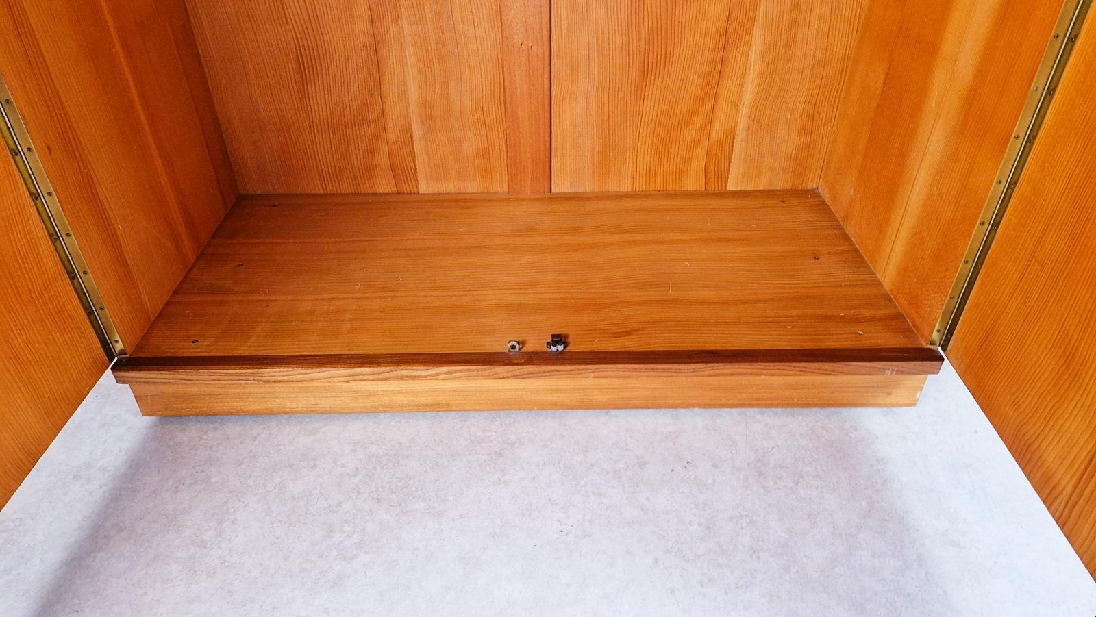 Gunther Hoffstead For Uniflex Q Range Vintage Mid Century Blonde Teak Double Wardrobe Pg187. photo vintage