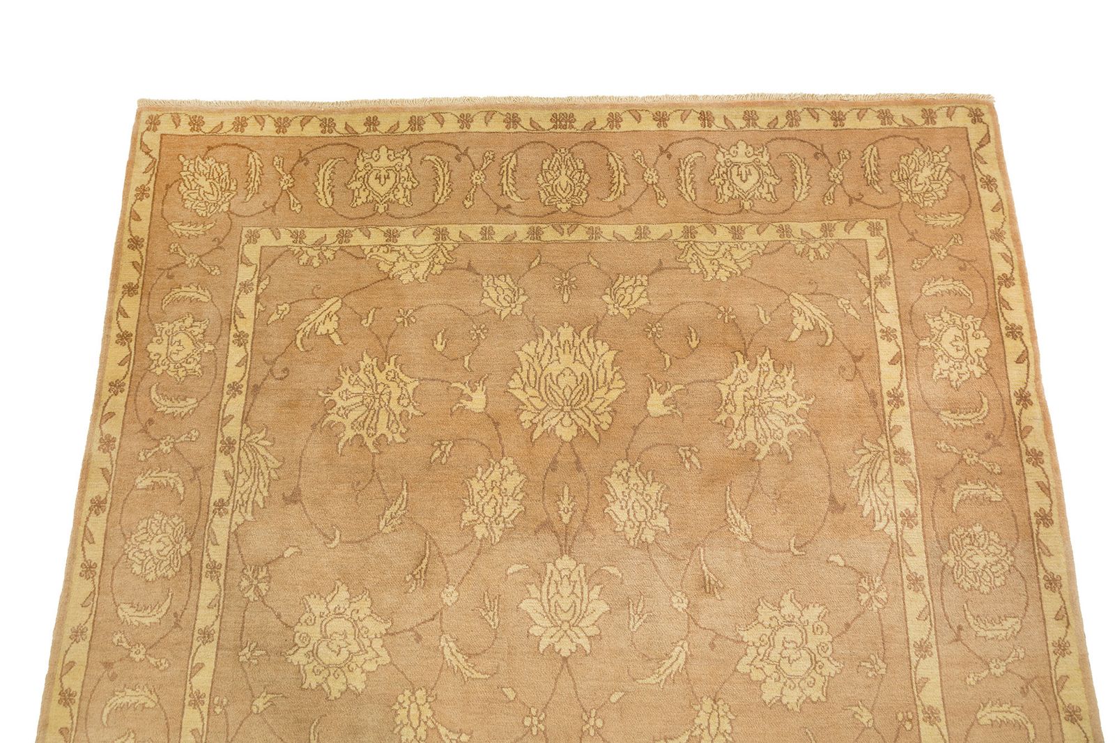 Modern Isfahan Rug, 315 × 202 Cm, Beige And Cream photo 2900.0