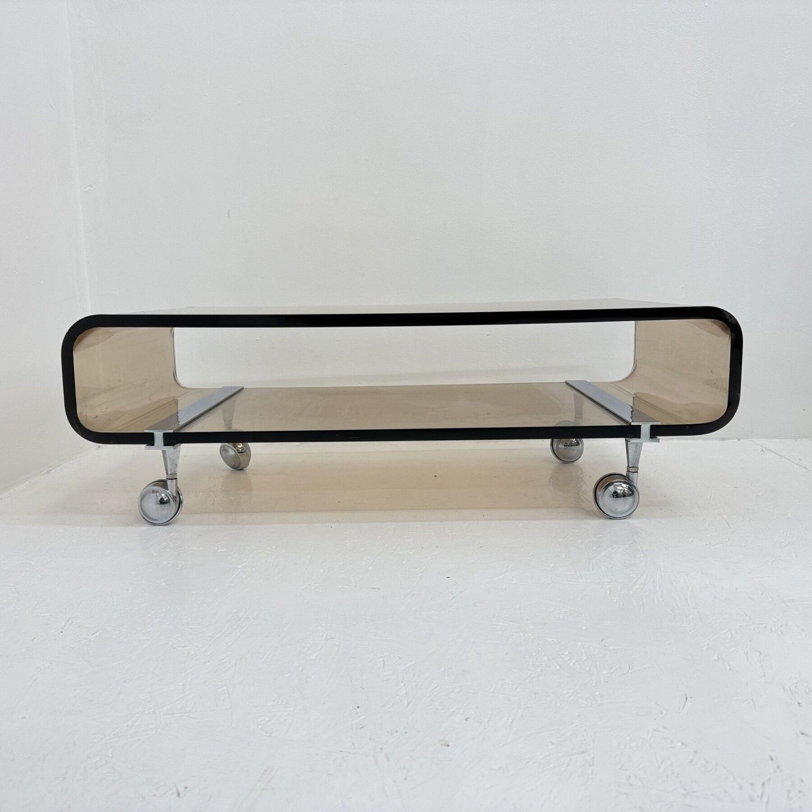 photo furniture Mid Century Plexiglas Design Salontafel Van Michel Dumas Voor Roche Bobois, 1972