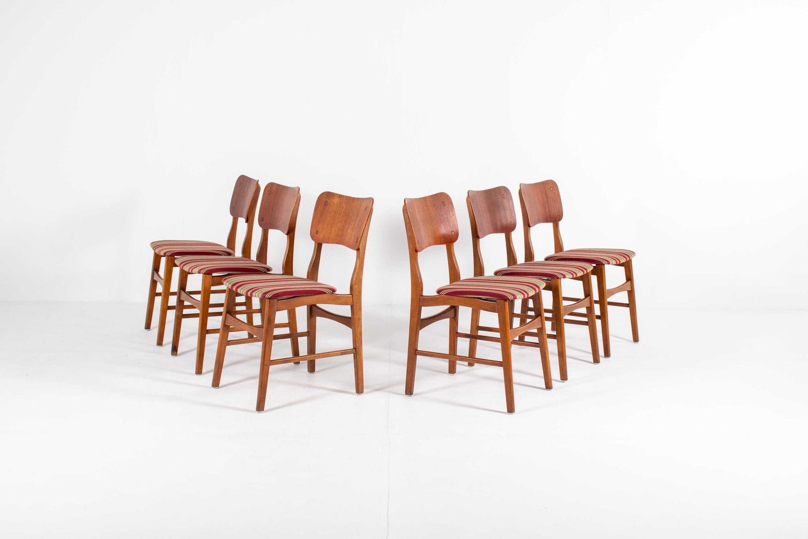 Set van zes vintage teakhouten eetkamerstoelen van Ib Kofod-Larsen, jaren 1960