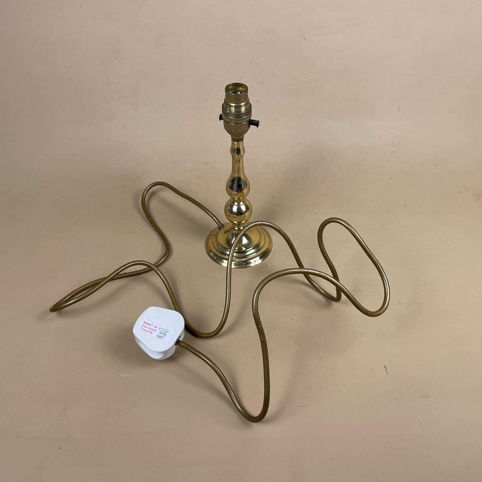 photo furniture Gold Brass Metal Lamp Light Bedside Side Table Desk Column Pillar Ornate Round Base Cottage Antique Vintage Classic Candle