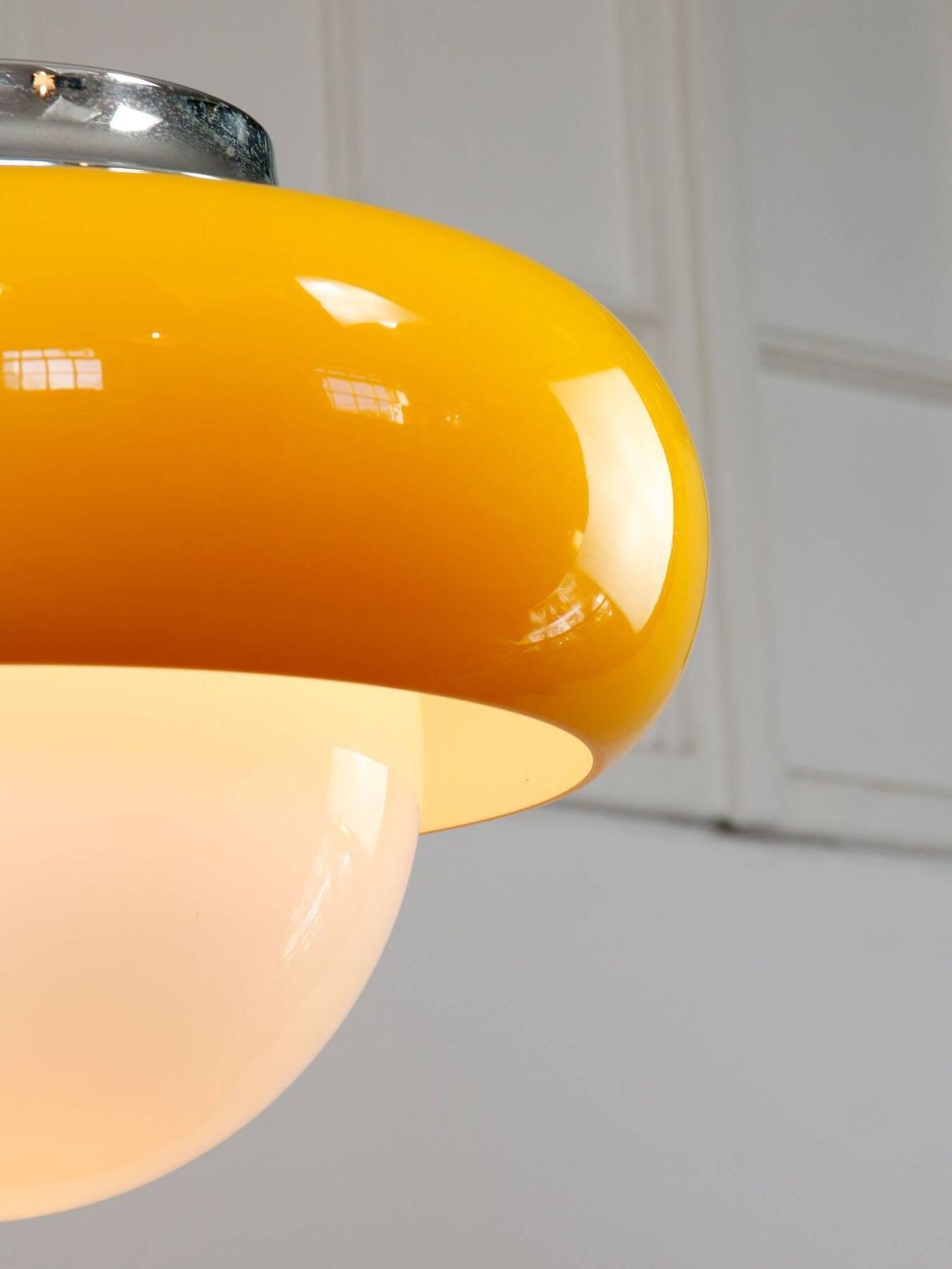 photo buy Large Space Age Model Best Hanglamp van Guzzini in geel, jaren 1970
