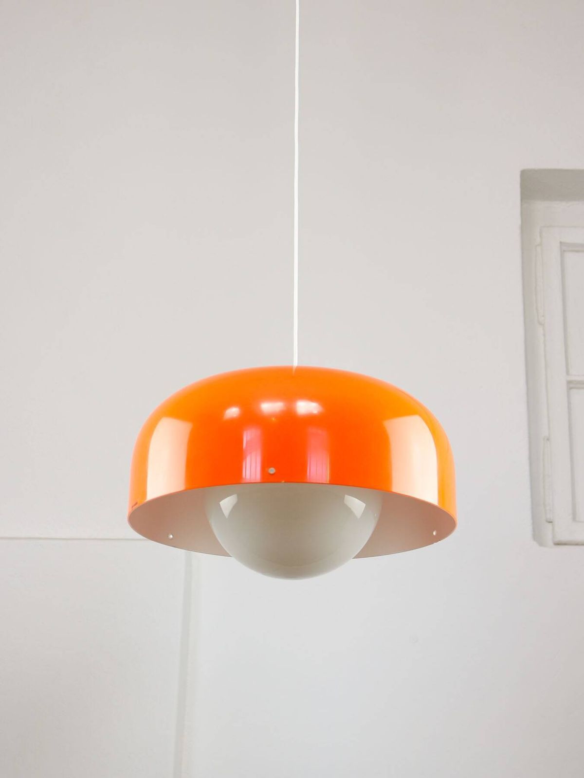 Grote Space Age hanglamp van Guzzini in oranje, jaren 1970 photo vintage