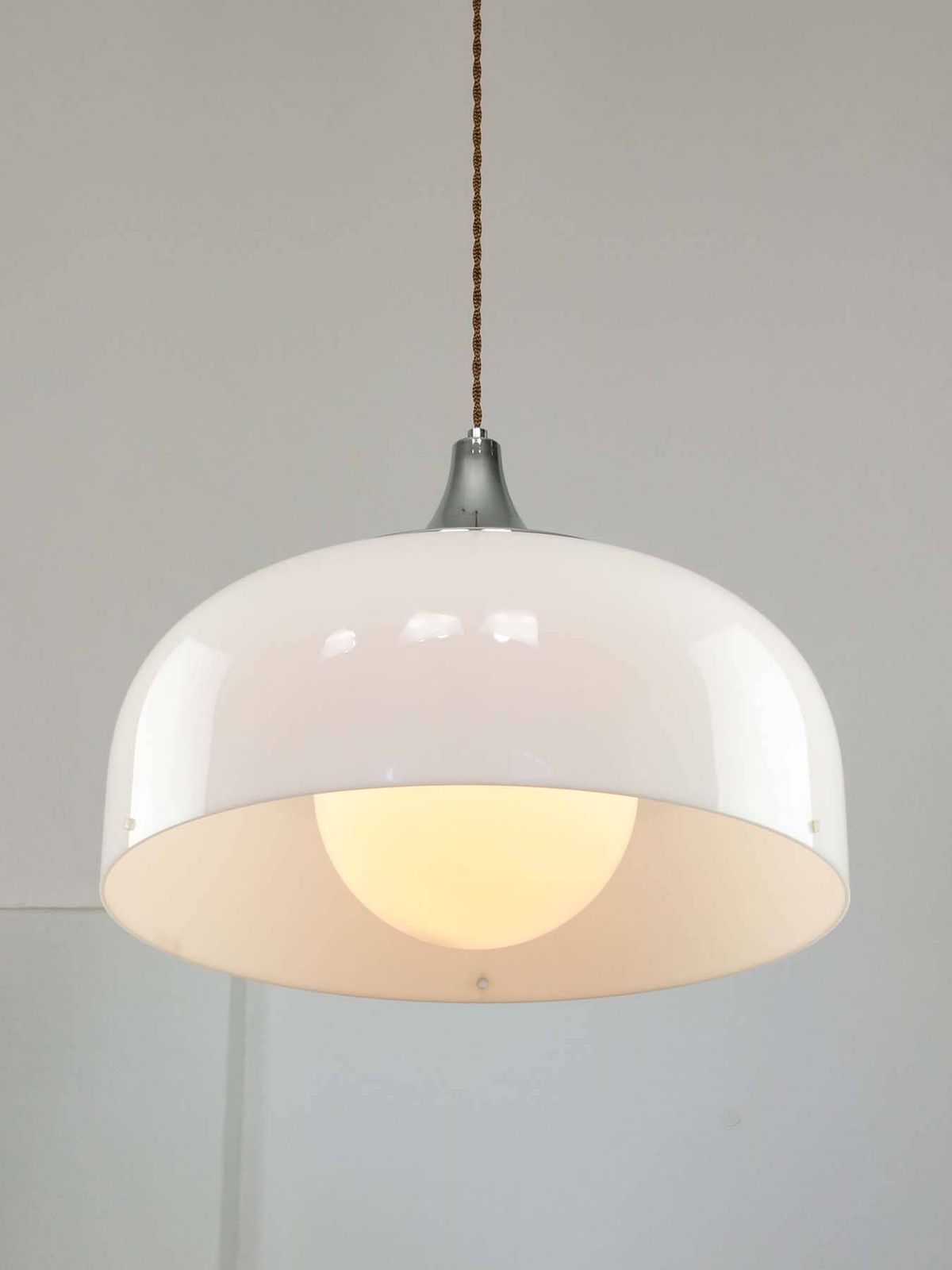 Grote Space Age hanglamp in wit van Guzzini, jaren 1970 photo for sale