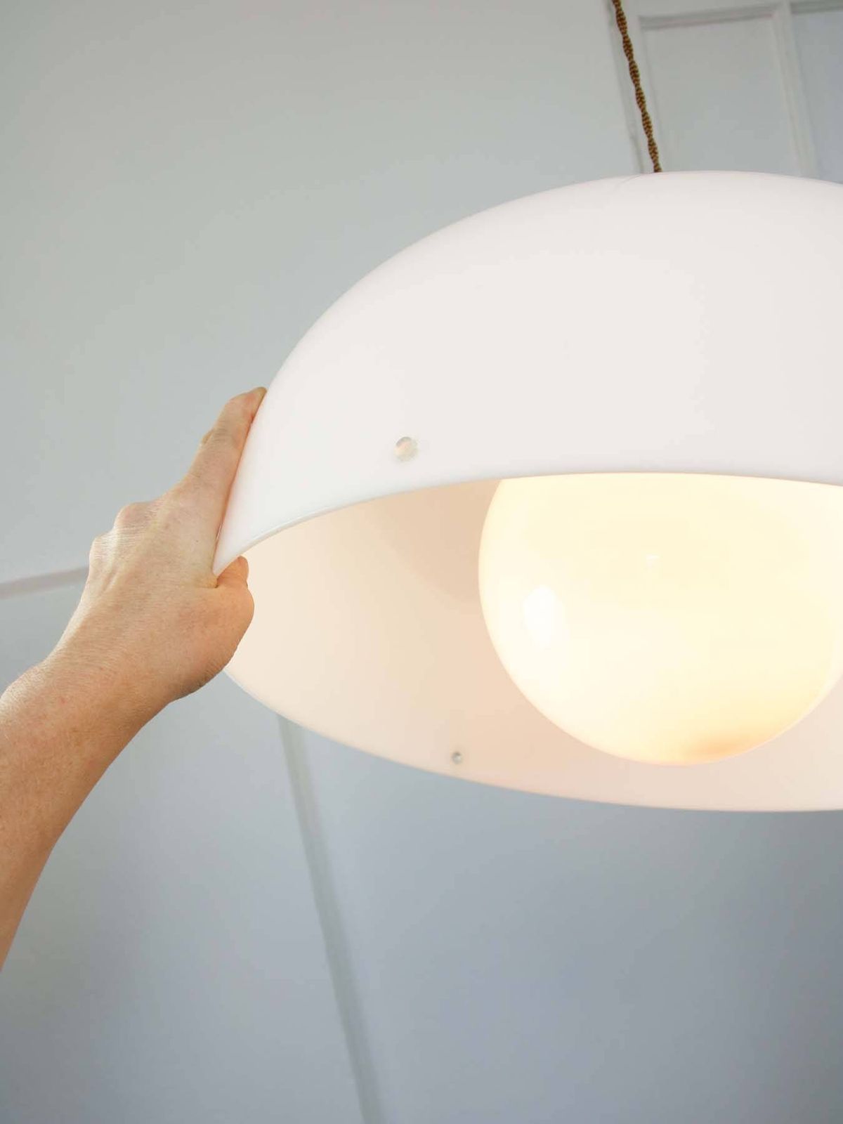 Grote Space Age hanglamp in wit van Guzzini, jaren 1970 photo buy