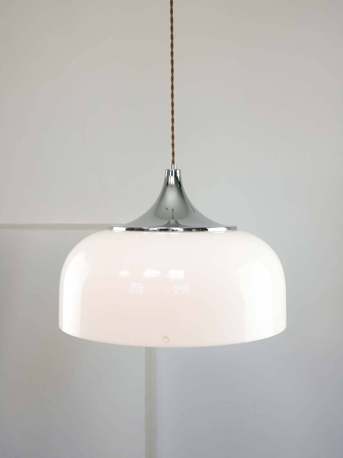 640.0 Grote Space Age hanglamp in wit van Guzzini, jaren 1970 photo