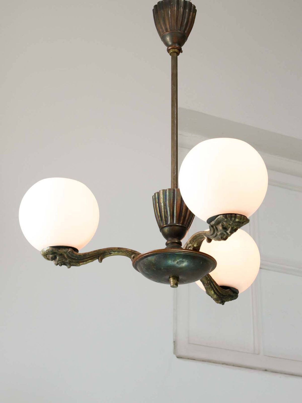 Art Deco Franse Messing Figuratieve Kroonluchter, 1930 photo buy