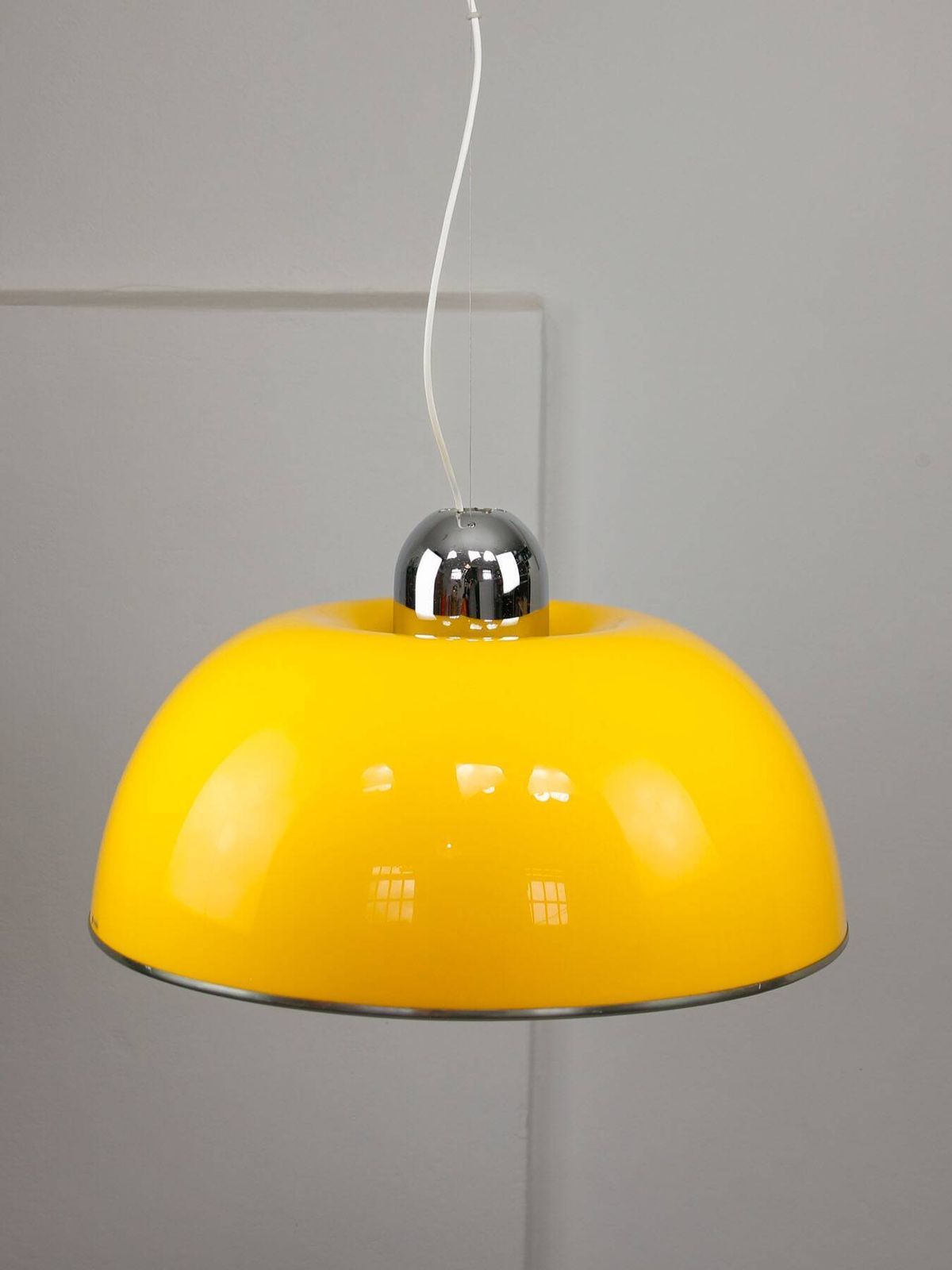 Zeldzame grote gele Space Age hanglamp van Guzzini, jaren 1970 photo 2603.0