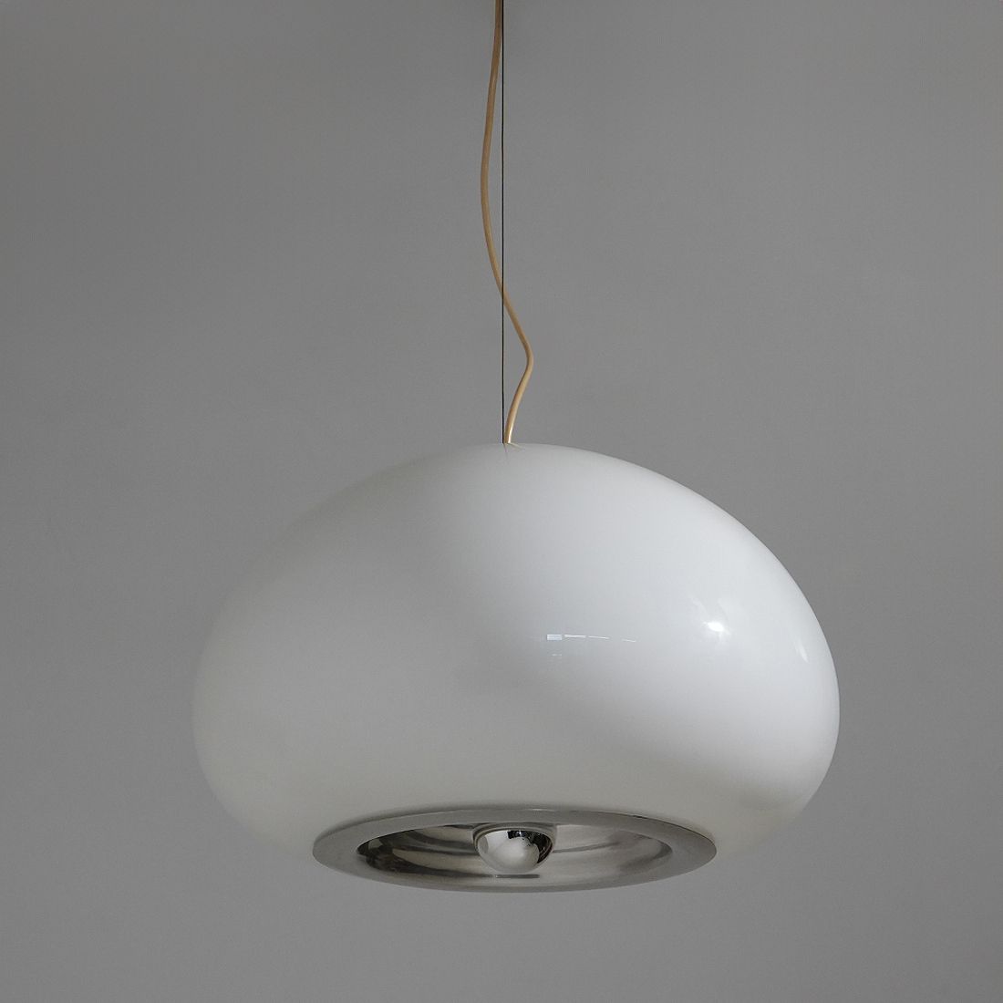 “Black And White” Chandelier By The Castiglioni Brothers For Flos, 1960s photo vinterior