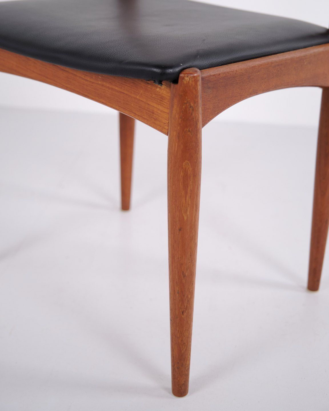 Set Of 6 Scandinavian Teak Dining Chairs By Uldum Møbelfabrik photo vinterior