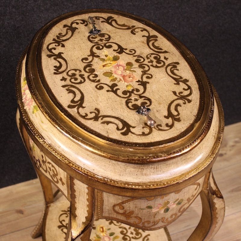 20th Century Tuscan Lacquered, Gilded And Painted Side Table photo Furniture