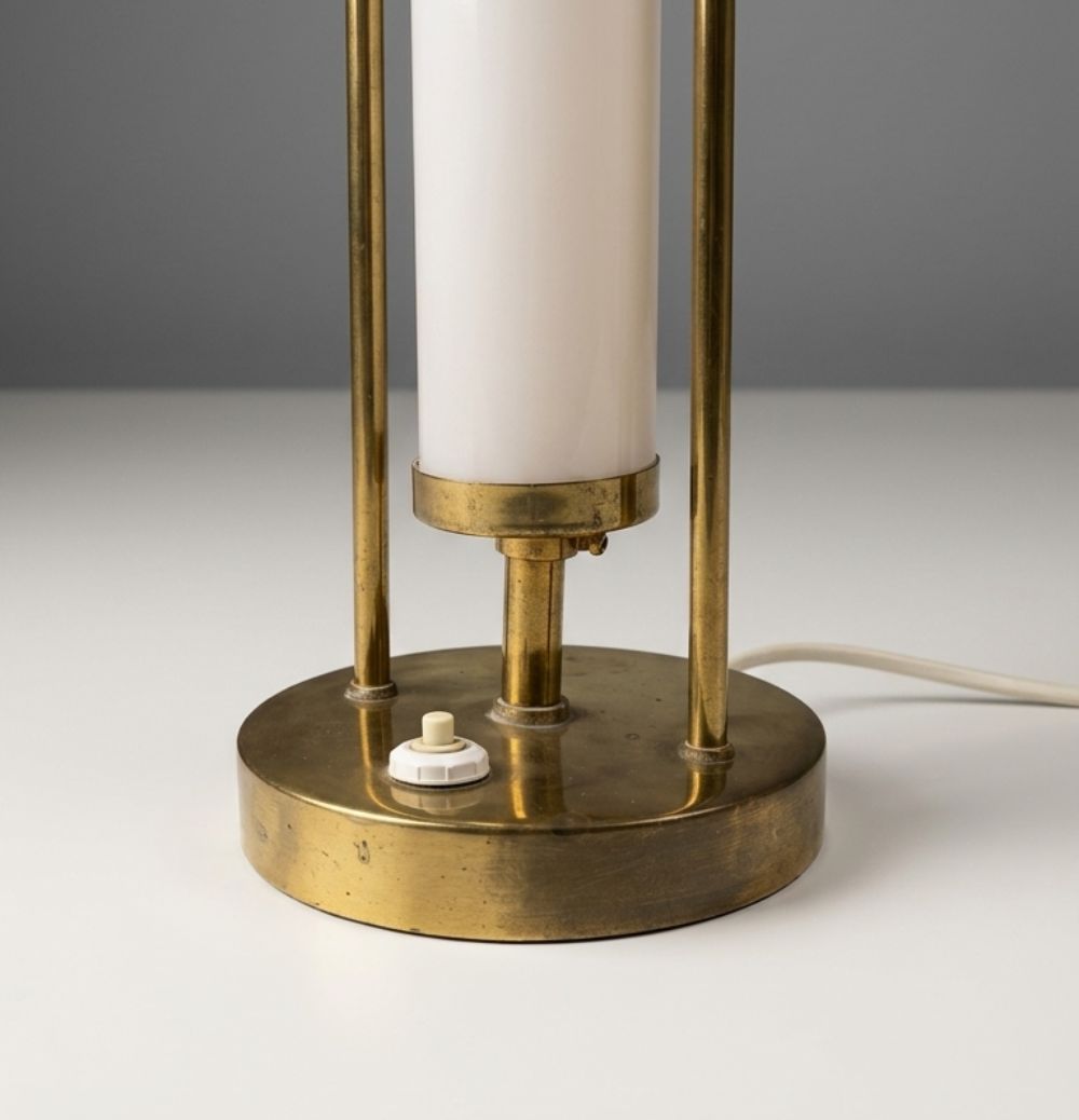 Bauhaus Tafellamp Messing & Opaalwit Glas, jaren 1930, Tsjechië photo vinterior