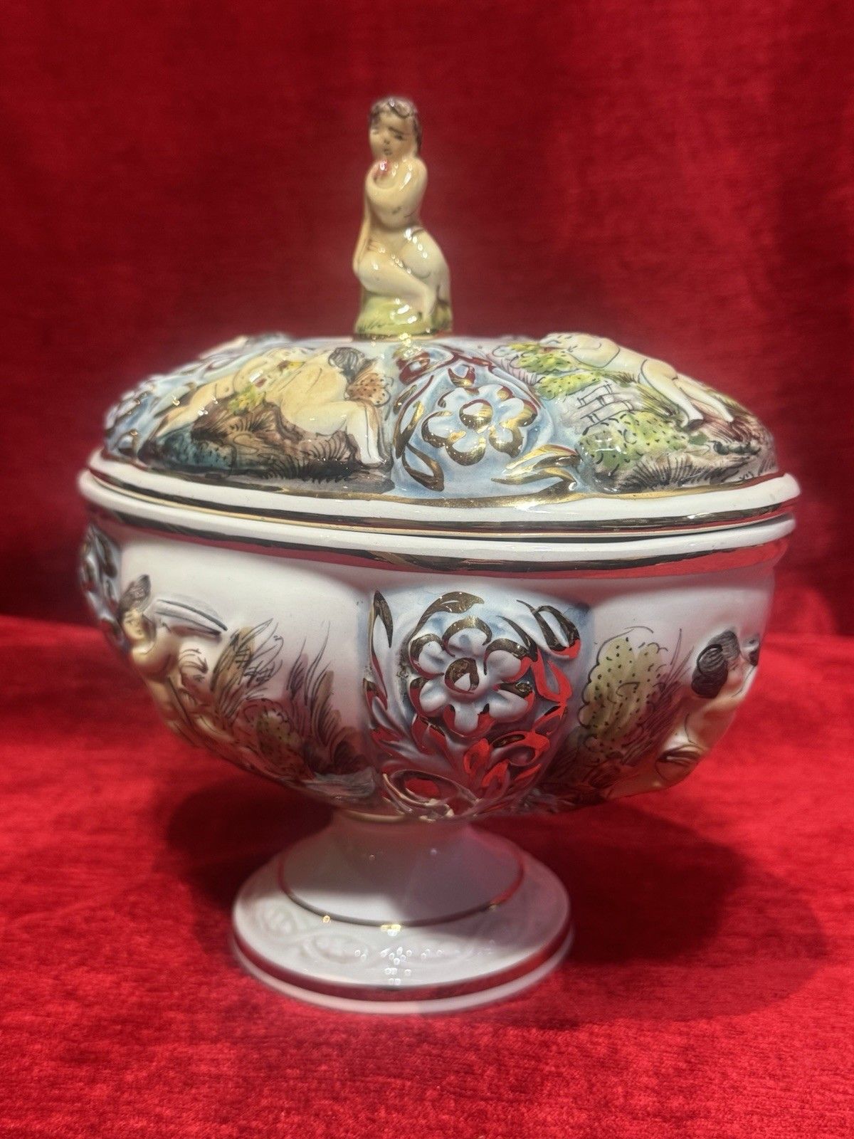 Capodimonte Porcelain Ornemental Putti/ Floral Sprays Lidded Jardiniere Vase photo Home Decor