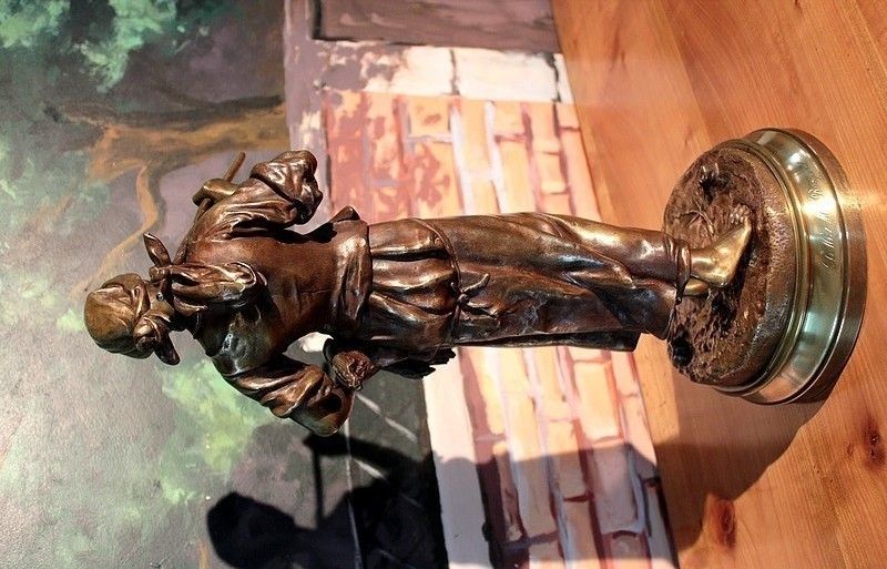 photo furniture Bronze Statue Of E. Aizelin 19th