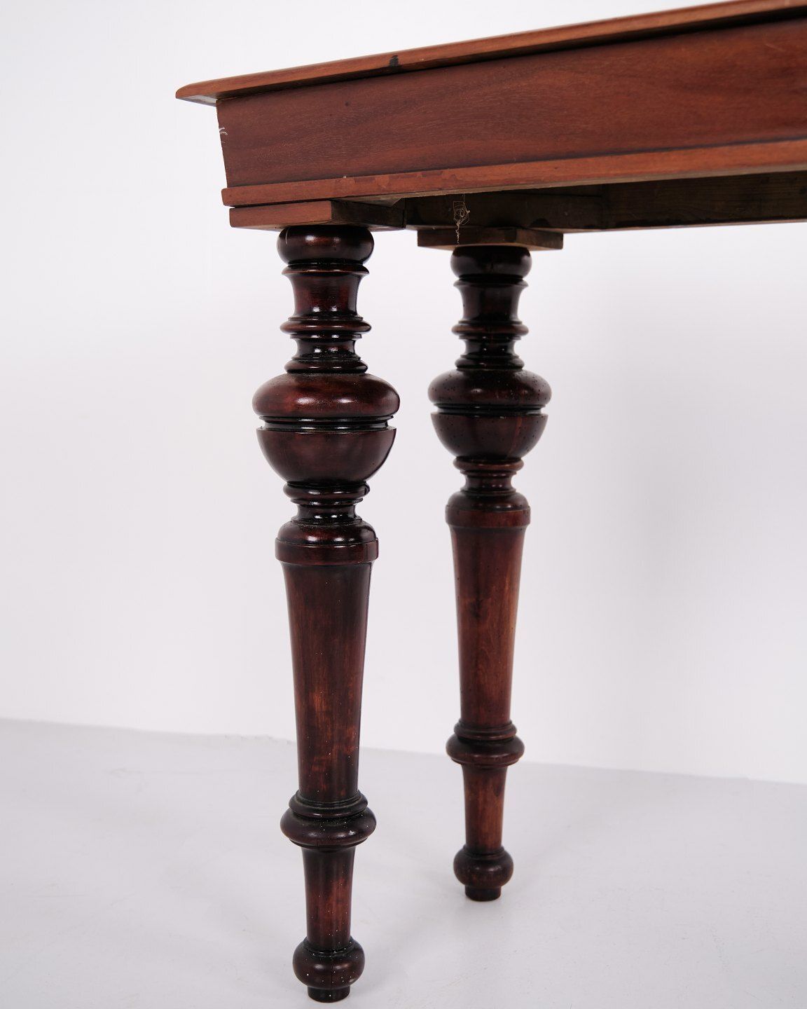 Wall Table / Console Table In Mahogany With Carved Round Legs From The 1880s photo furniture